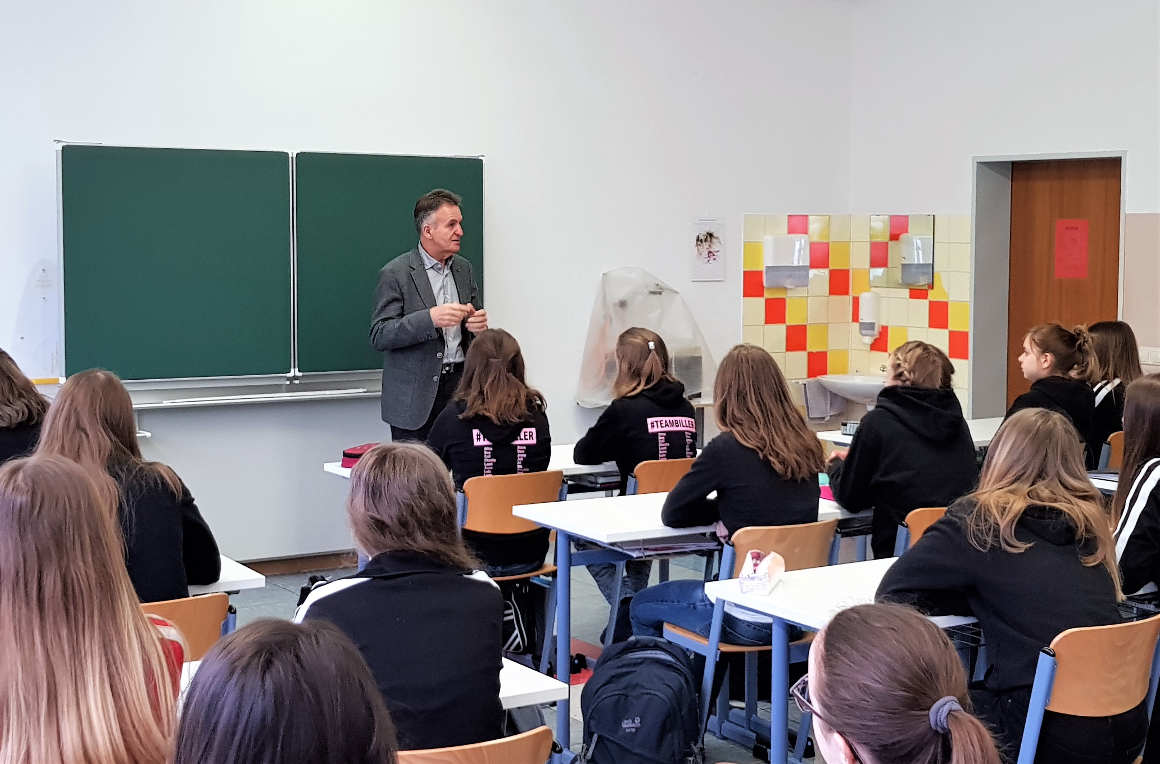 MdL Taubeneder zu Besuch an der Columba-Neef-Realschule Ortenburg